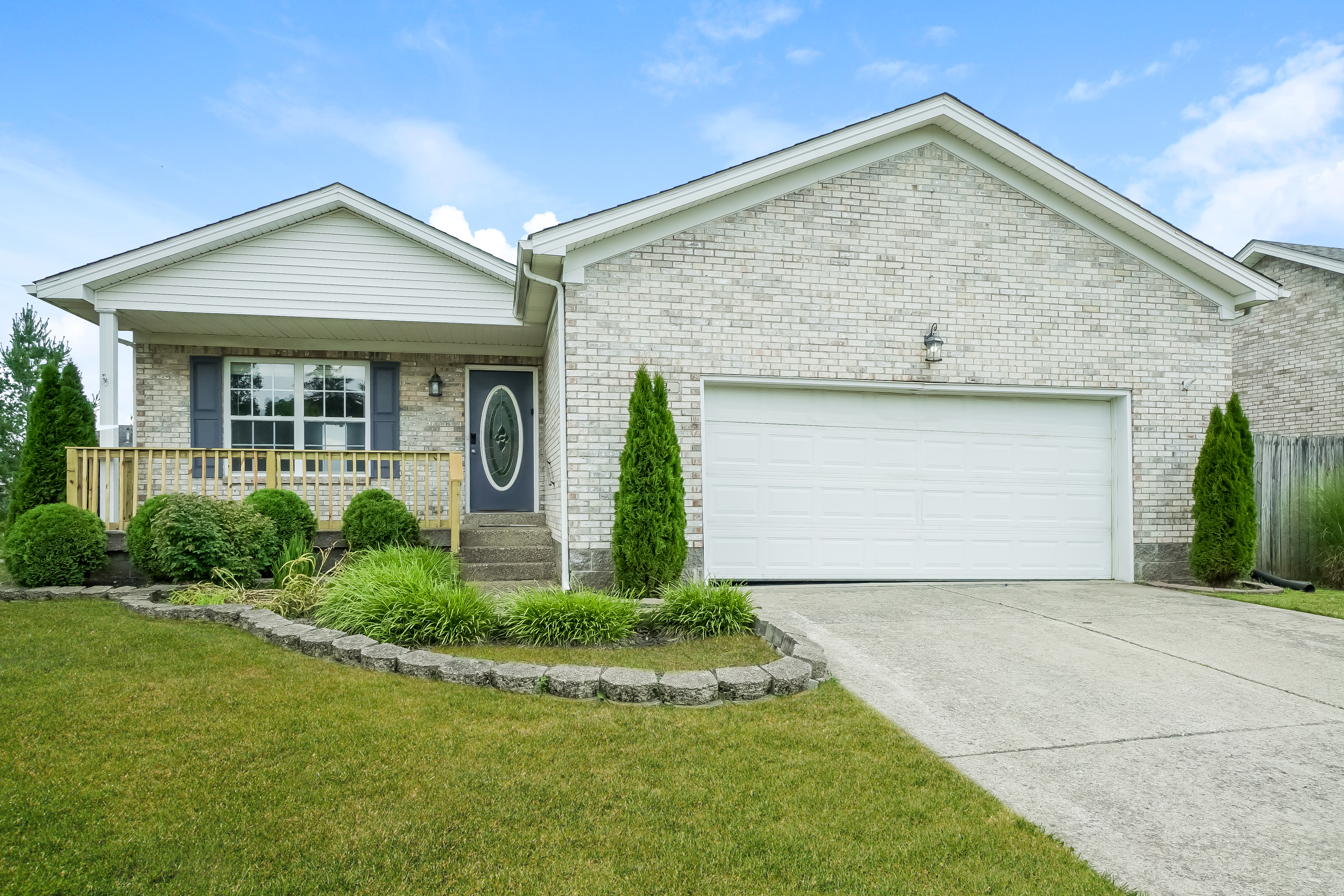 313 DRAKE DR SHEPHERDSVILLE, KY 40165